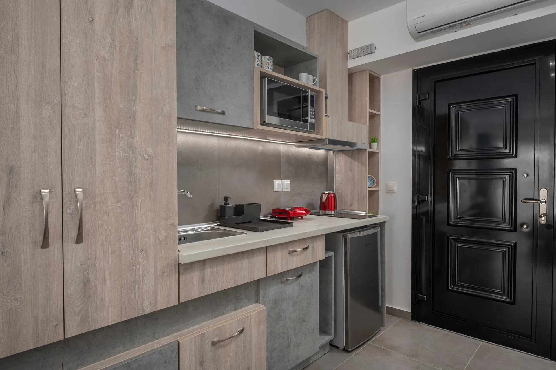 Tiara Holidays - Dandelion Premium Suites - Junior Suite Pool View - kitchen